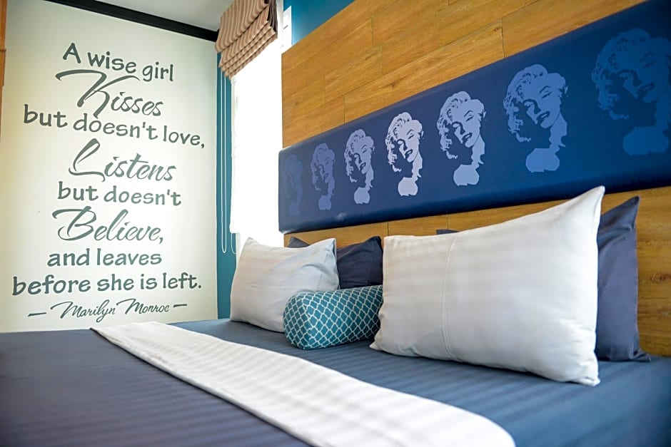 The River Scene Hotel