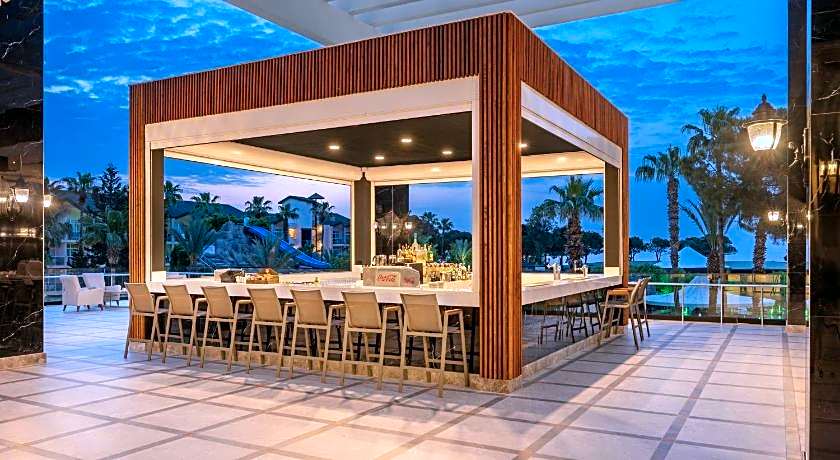 Dobedan World Palace