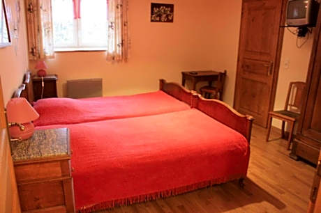 Twin Room with Private Bathroom