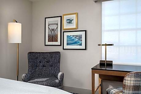 Corner Queen Room with Two Queen Beds