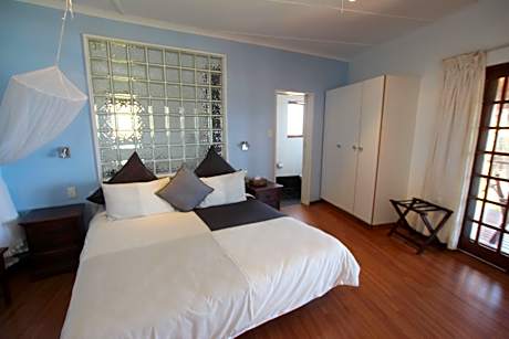 Double Room with Balcony and Sea View