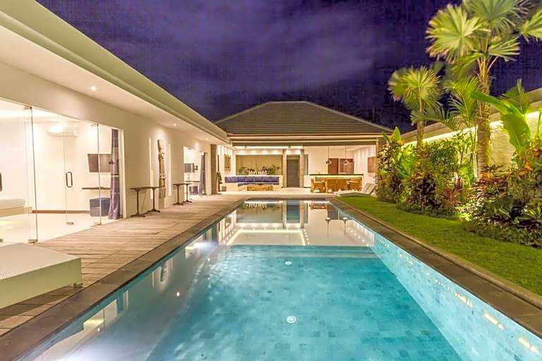 Beautiful Villa Juna 3 Bedroom in Seminyak