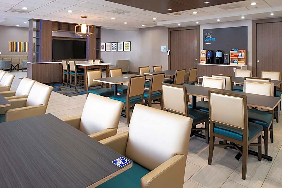 Holiday Inn Express & Suites Los Angeles Downtown West By IHG