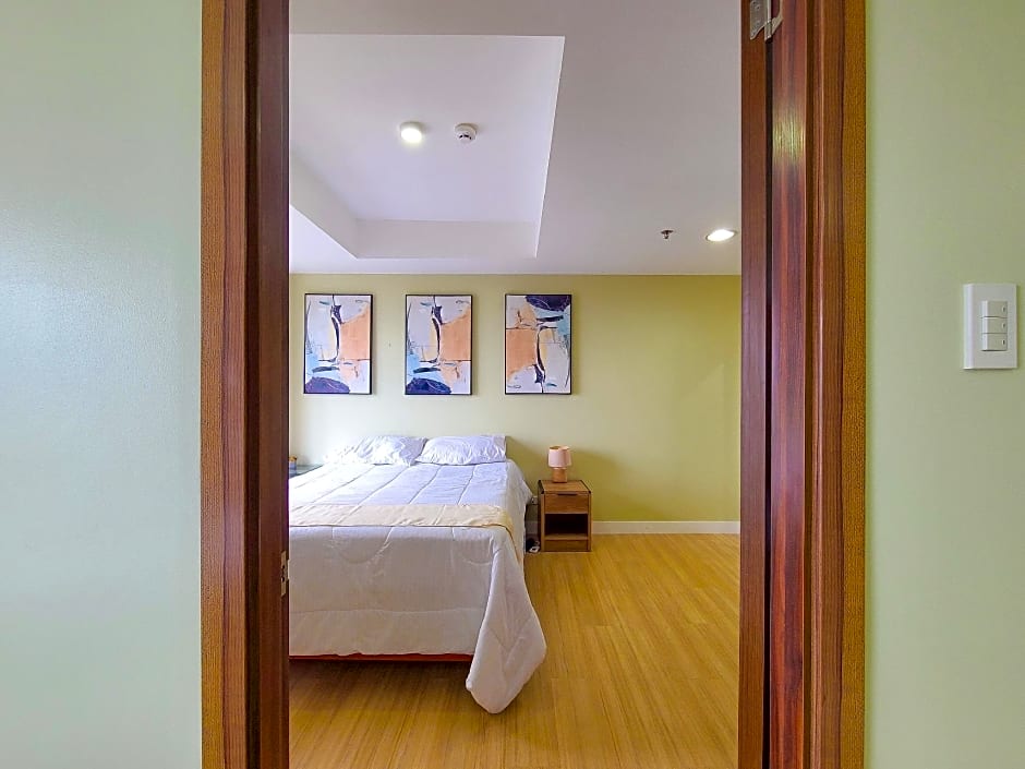 1 Bedroom Suite-Horizons 101 Condo with Seaview