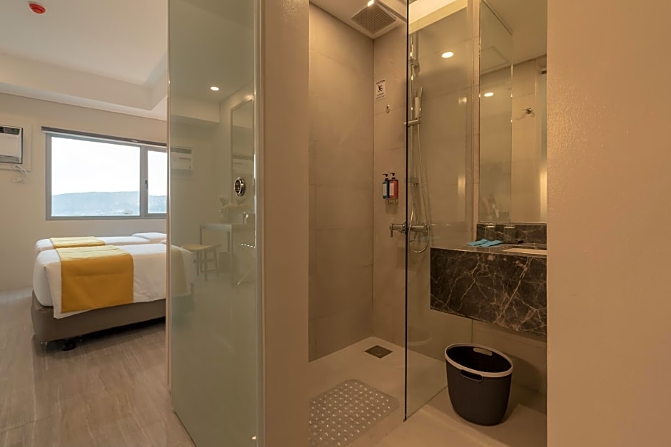 Bayfront Hotel Cebu Capitol Site