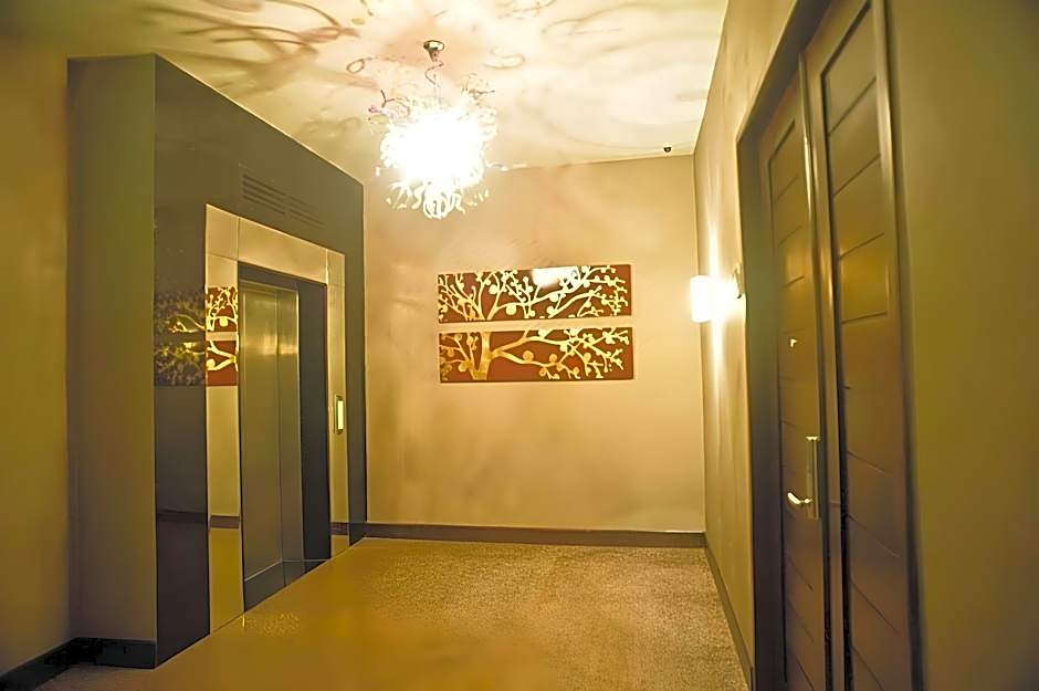 Goldberry Suites & Hotel Mactan