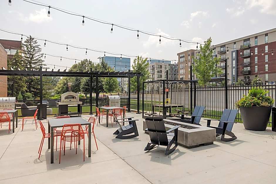 Crowne Plaza Suites MSP Airport - Mall of America By IHG