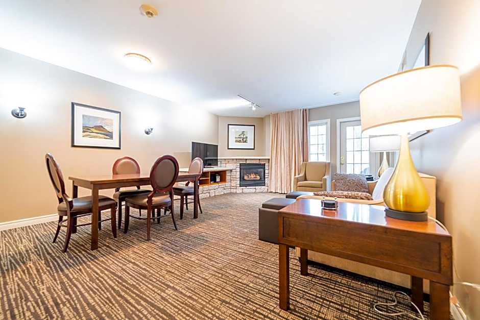 Horseshoe Valley Suites - The Azure