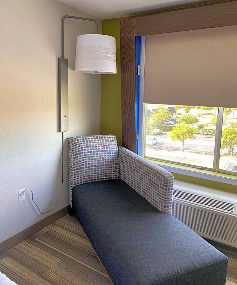 Holiday Inn Express Hotel & Suites Columbia I-26 @ Harbison Blvd By IHG