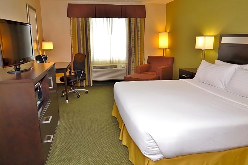 Holiday Inn Express Hotel & Suites Center Township, an IHG Hotel