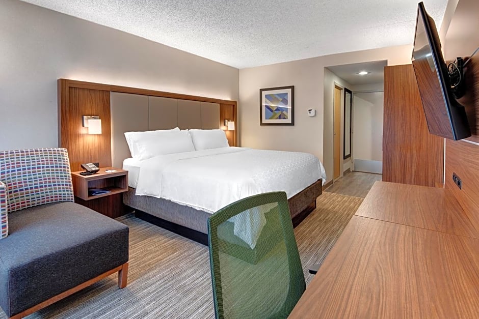 Holiday Inn Express & Suites West Long Branch - Eatontown