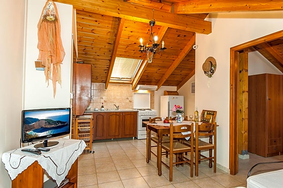 Kavos Psarou Studios & Apartments