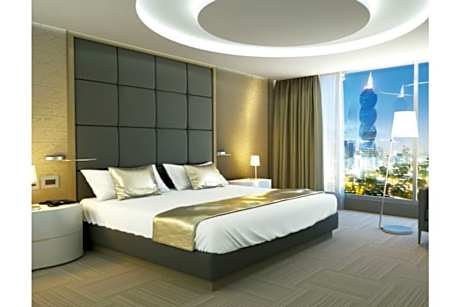 SINGLE KING CITY VIEW