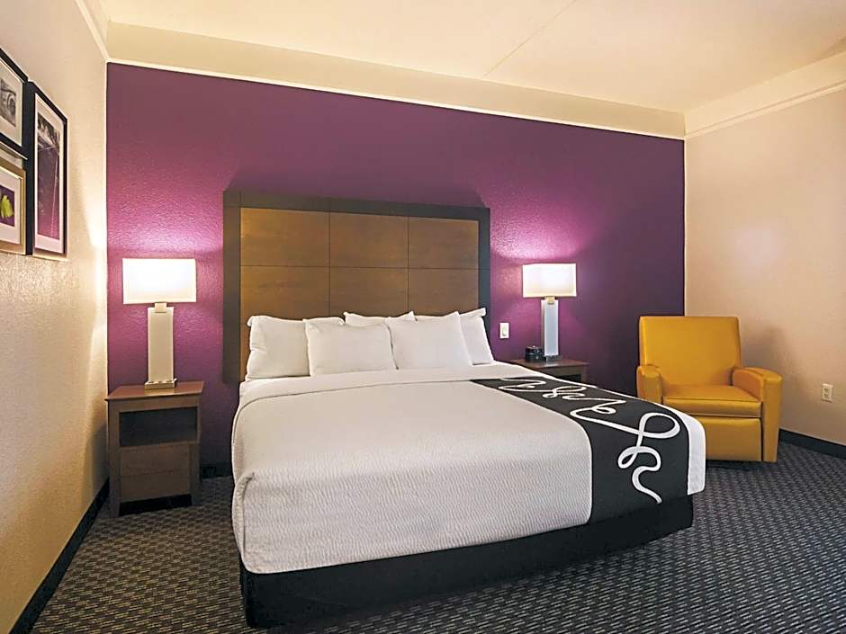 La Quinta Inn & Suites by Wyndham Oklahoma City North West Expressway