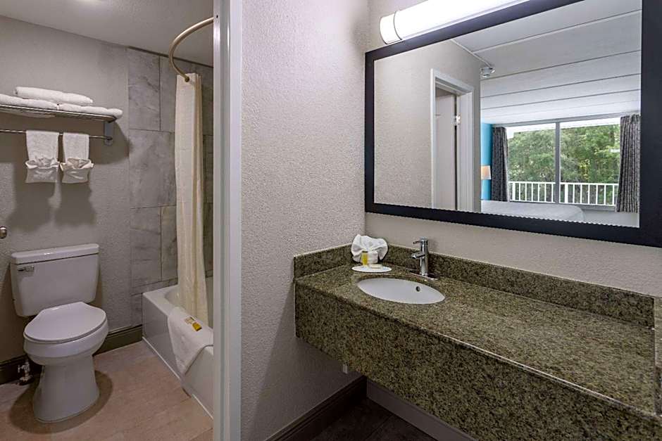 Travelodge by Wyndham Kingsland GA