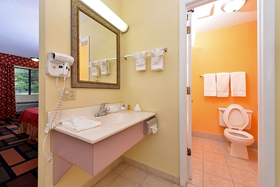 Americas Best Value Inn Canton, NC