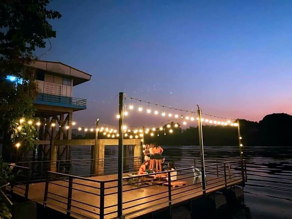 T & T Hostel Kanchanaburi