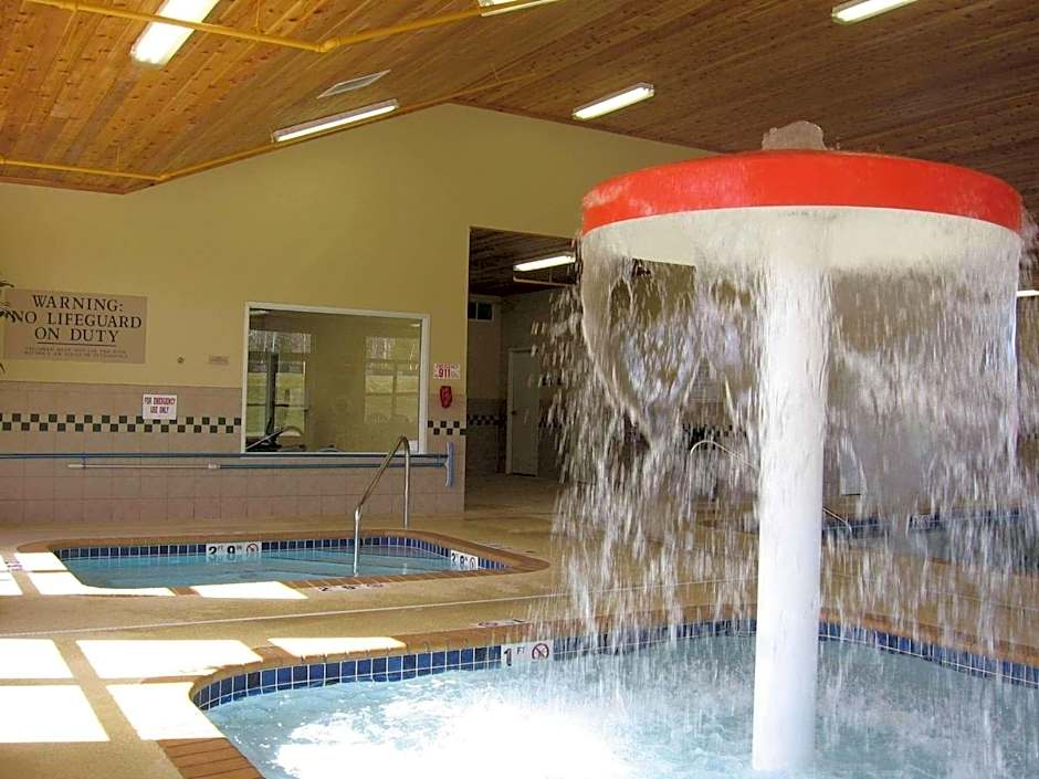 Country Inn & Suites by Radisson, Houghton, MI