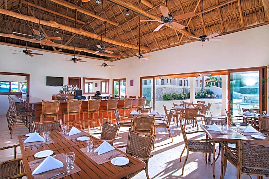 Las Verandas Hotel & Villas