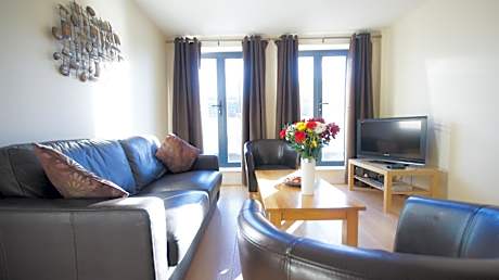 Crompton Court Apartments