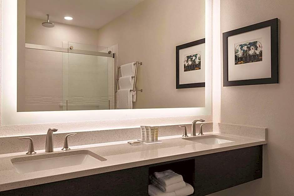 Radisson Hotel & Conference Center Rockford