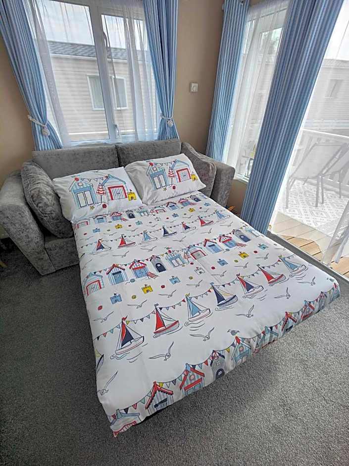 Premium Holiday Home in The New Forest at Hoburne Bashley - Leisure Passes Available to Purchase