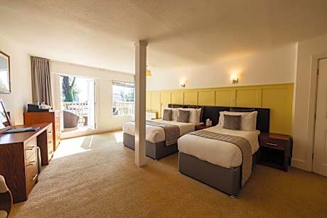 Deluxe Double or Twin Room with Sea View