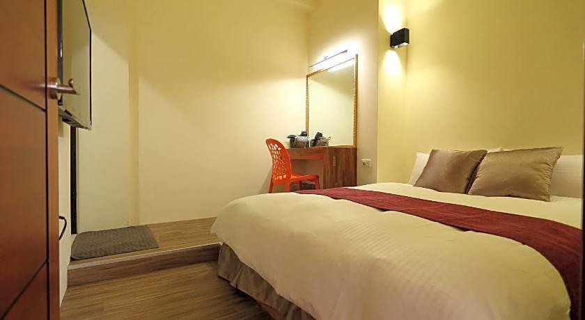 角舍背包客棧 -近火車站