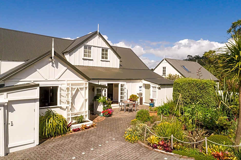 Arcadia Lodge Russell