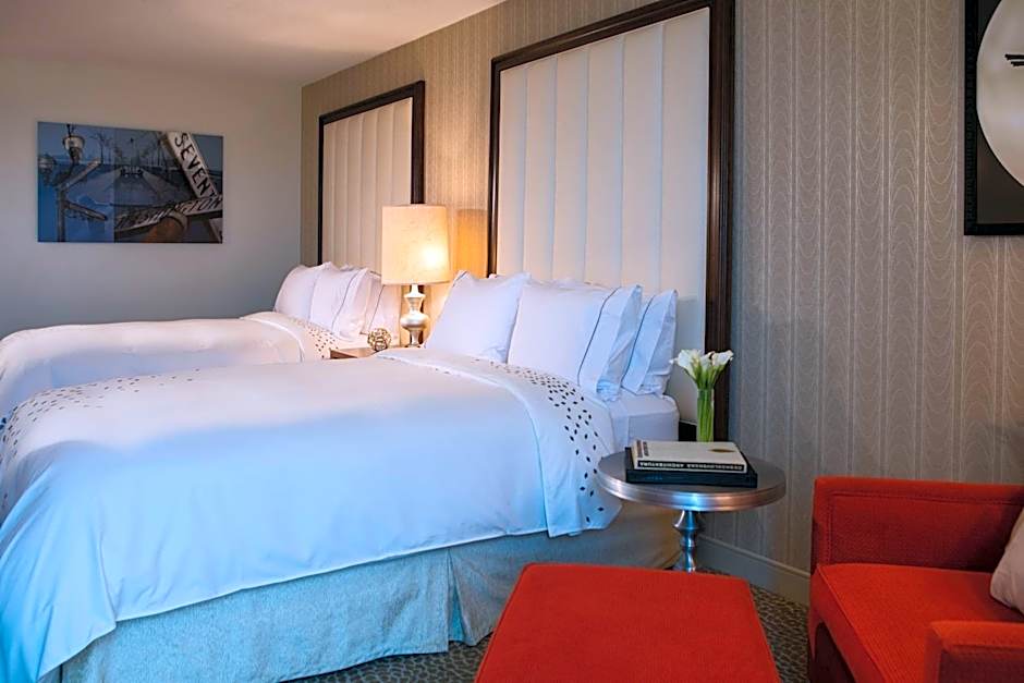 Renaissance by Marriott Newark Airport Hotel