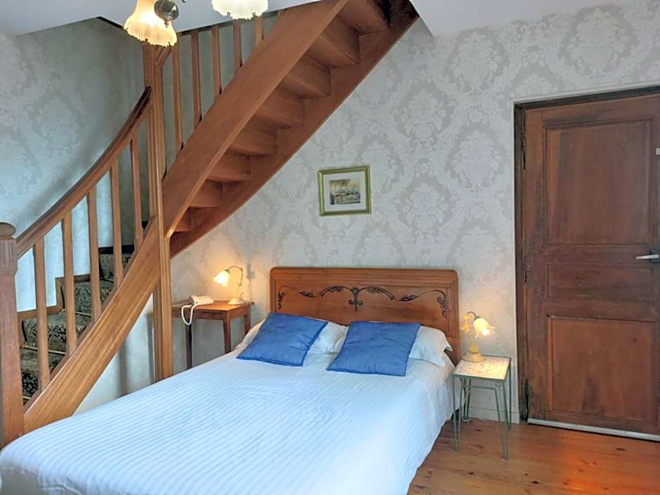 Photo 1 of 2 of Double Room with Private Bathroom