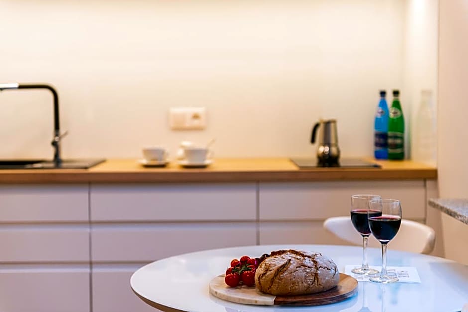 Q17 Apartments Rynek