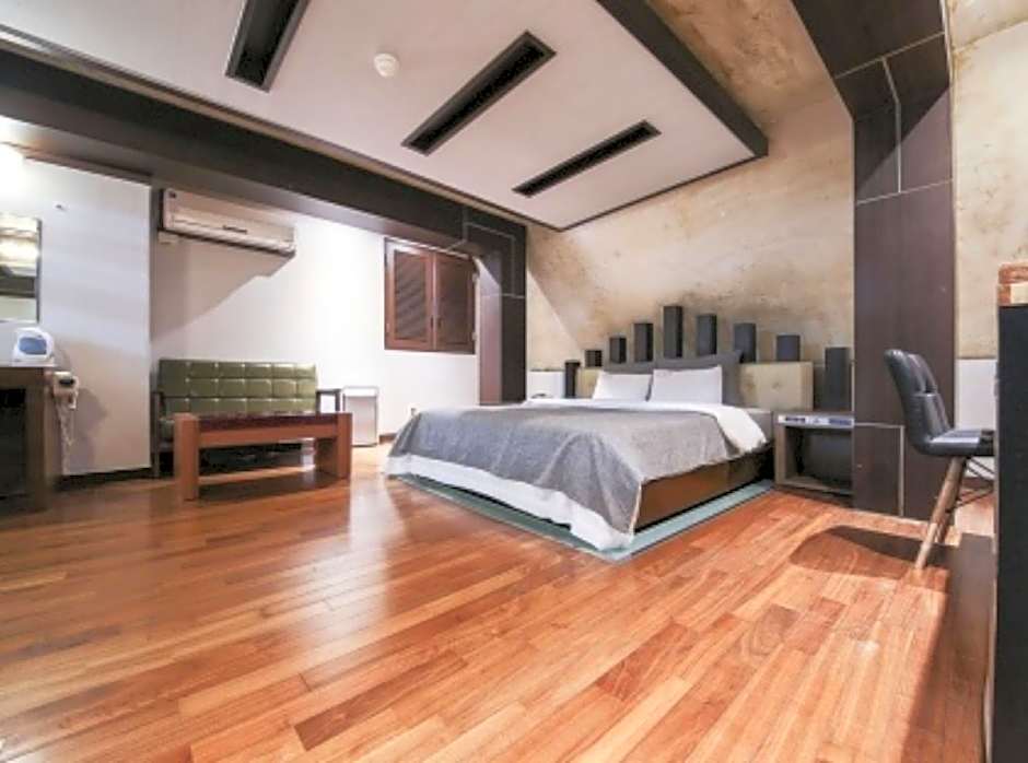 Mate Hotel