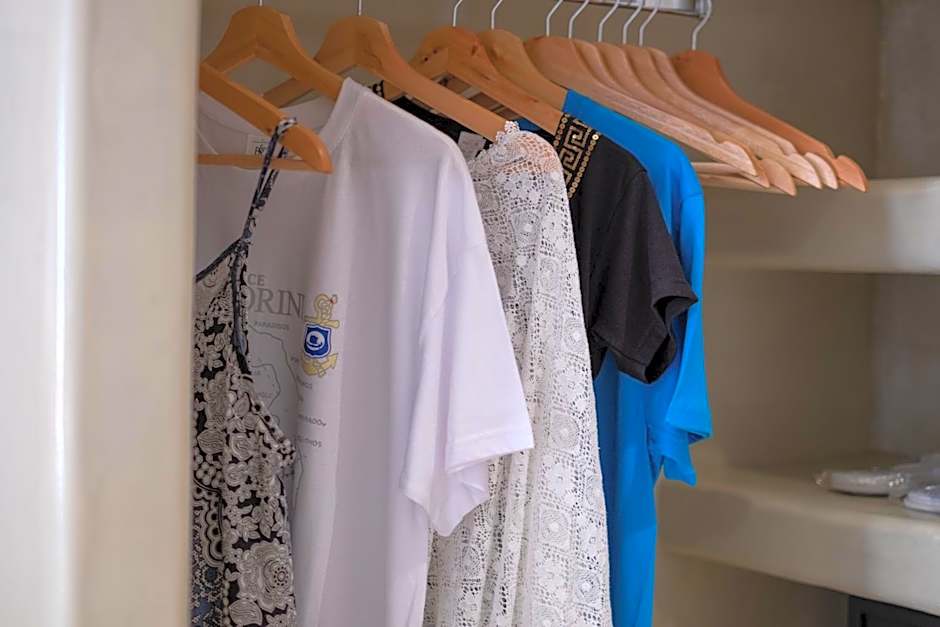 Cyclops Beach Apartments