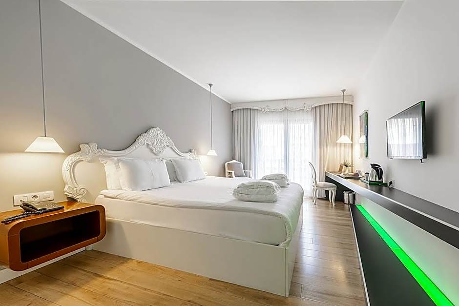 Hotel Beyond