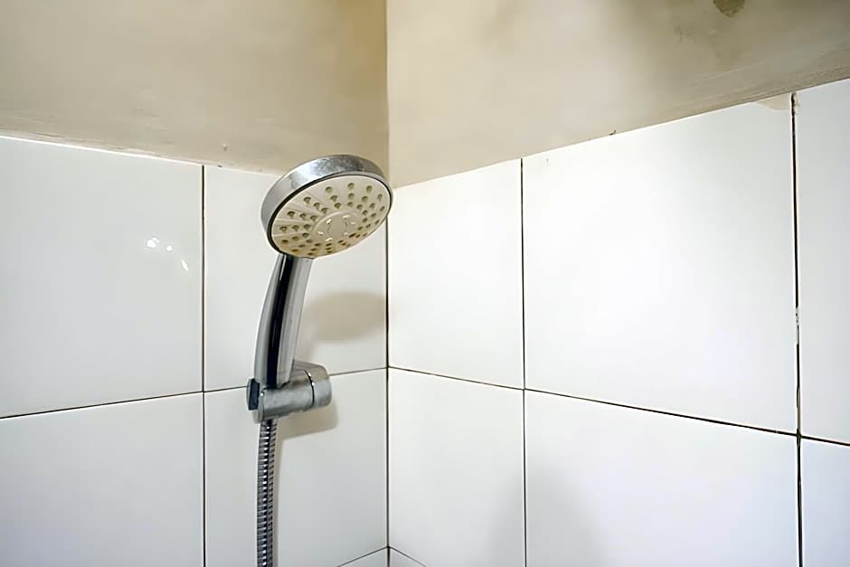 RedDoorz Plus near Kawasan Sam Poo Kong Semarang