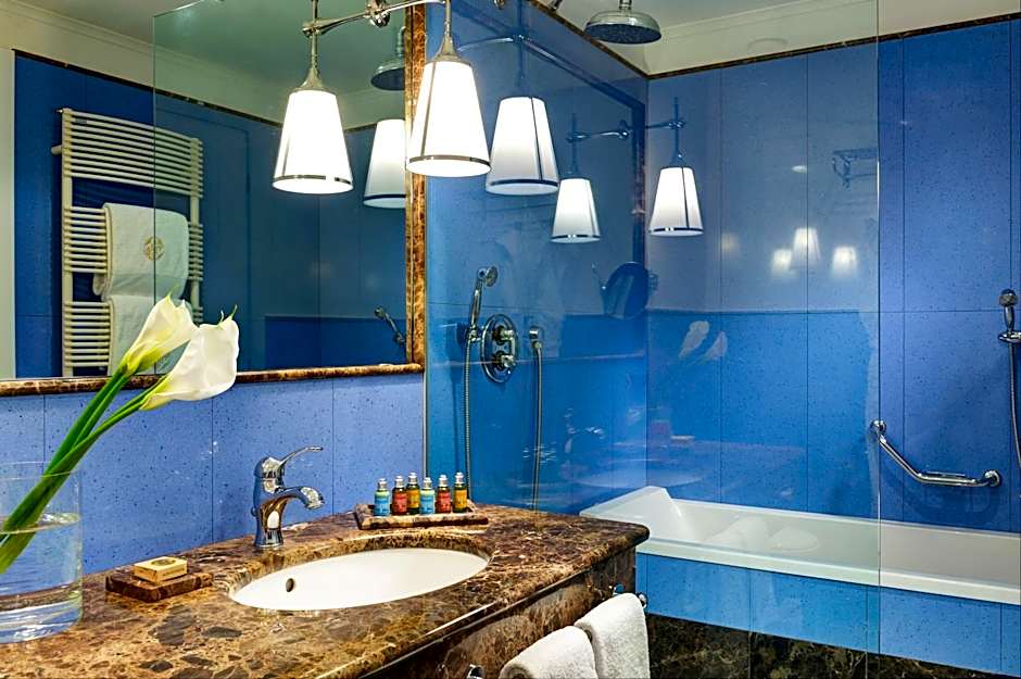 Castello Dal Pozzo Hotel