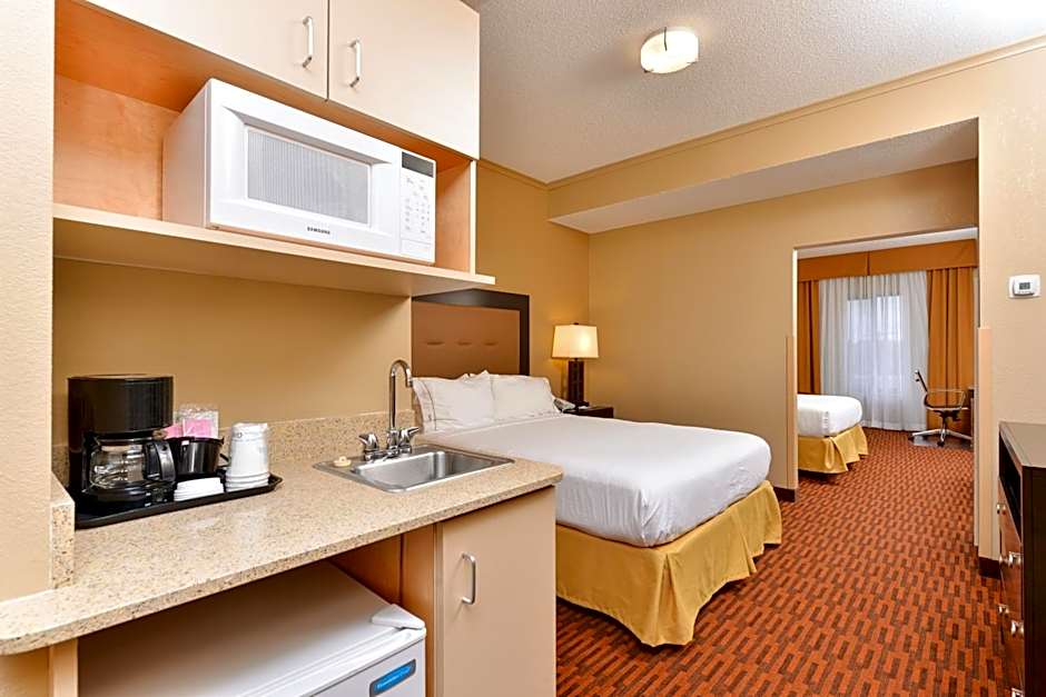 Holiday Inn Express Breezewood By IHG
