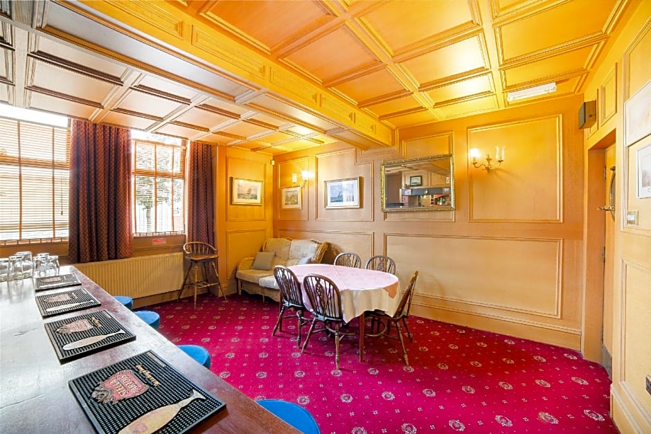 OYO The Rowers Hotel