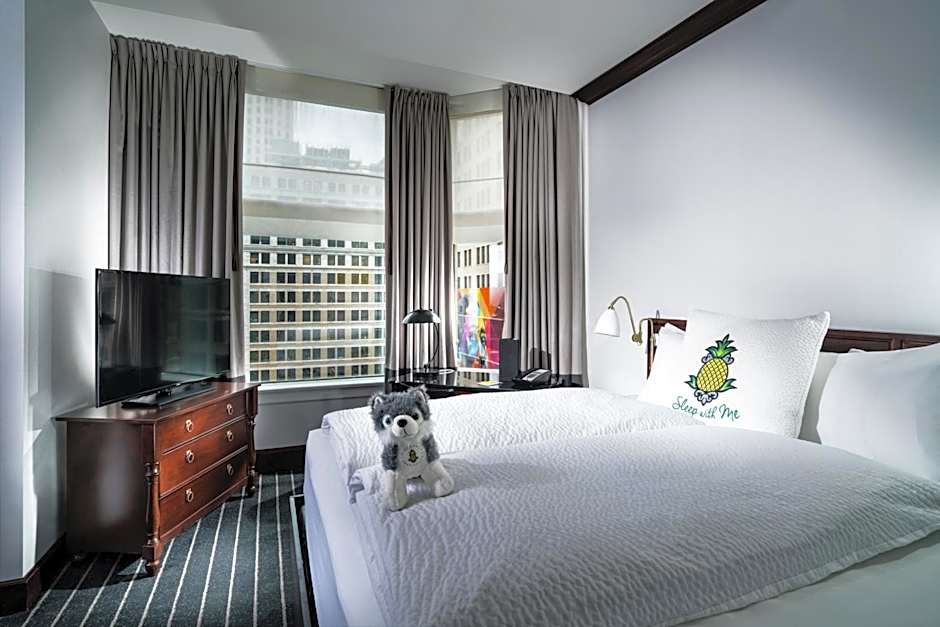 Staypineapple, An Iconic Hotel, The Loop