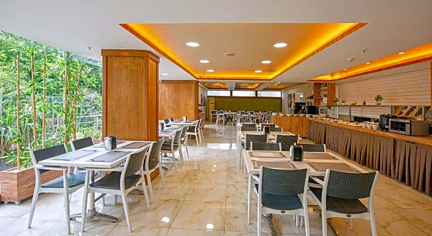 Citrus Luna Suite Hotel