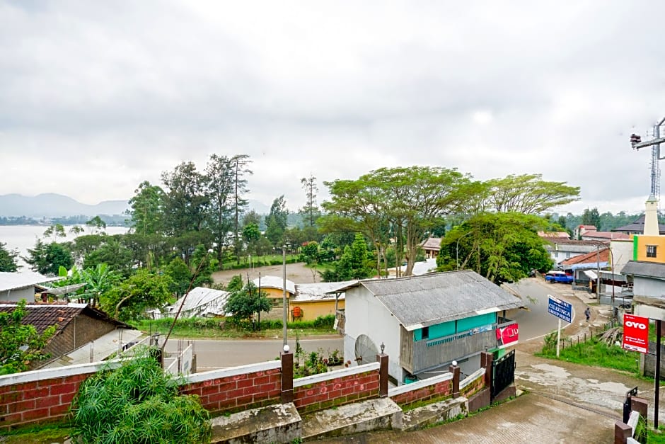 Super OYO 2961 Artana Bed & Breakfast