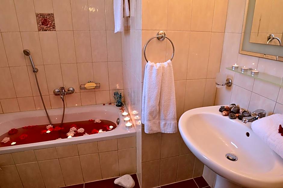 Elea Hotel Apartments and Villas