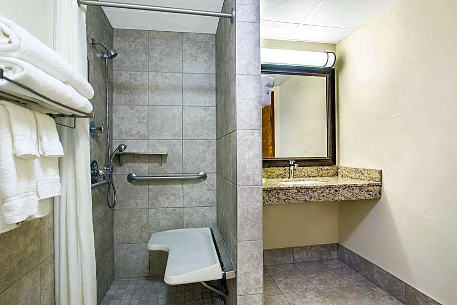 AmericInn by Wyndham Green Bay West
