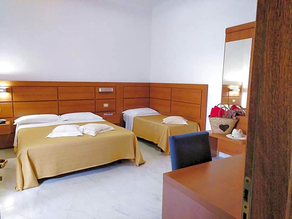 Villaggio Turistico La Mantinera - Hotel