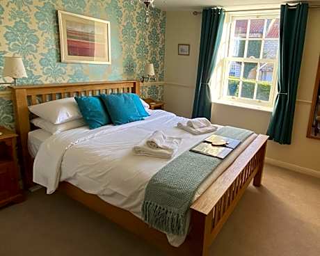 Spring Wood- King Bed En-suite