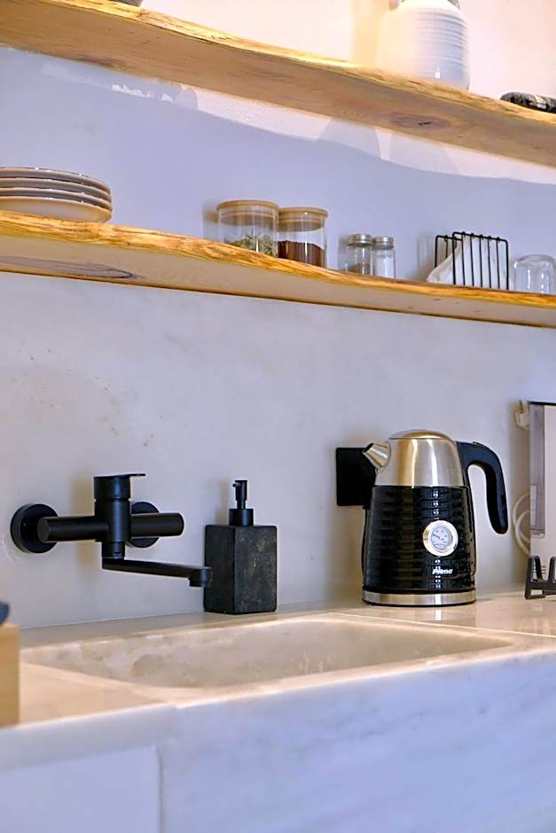 Evia Bay Suites and Retreats