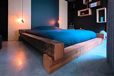 Deluxe Double Room with Shower