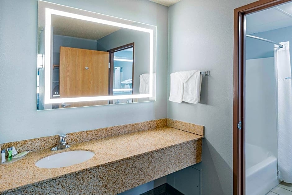 AmericInn by Wyndham Sayre