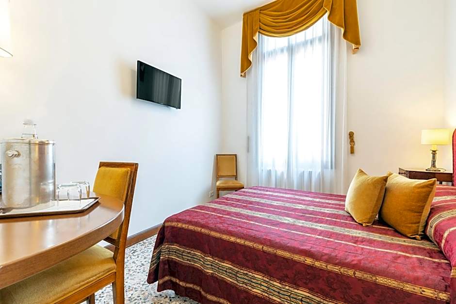 Photo 1 of 11 of Small Double Room